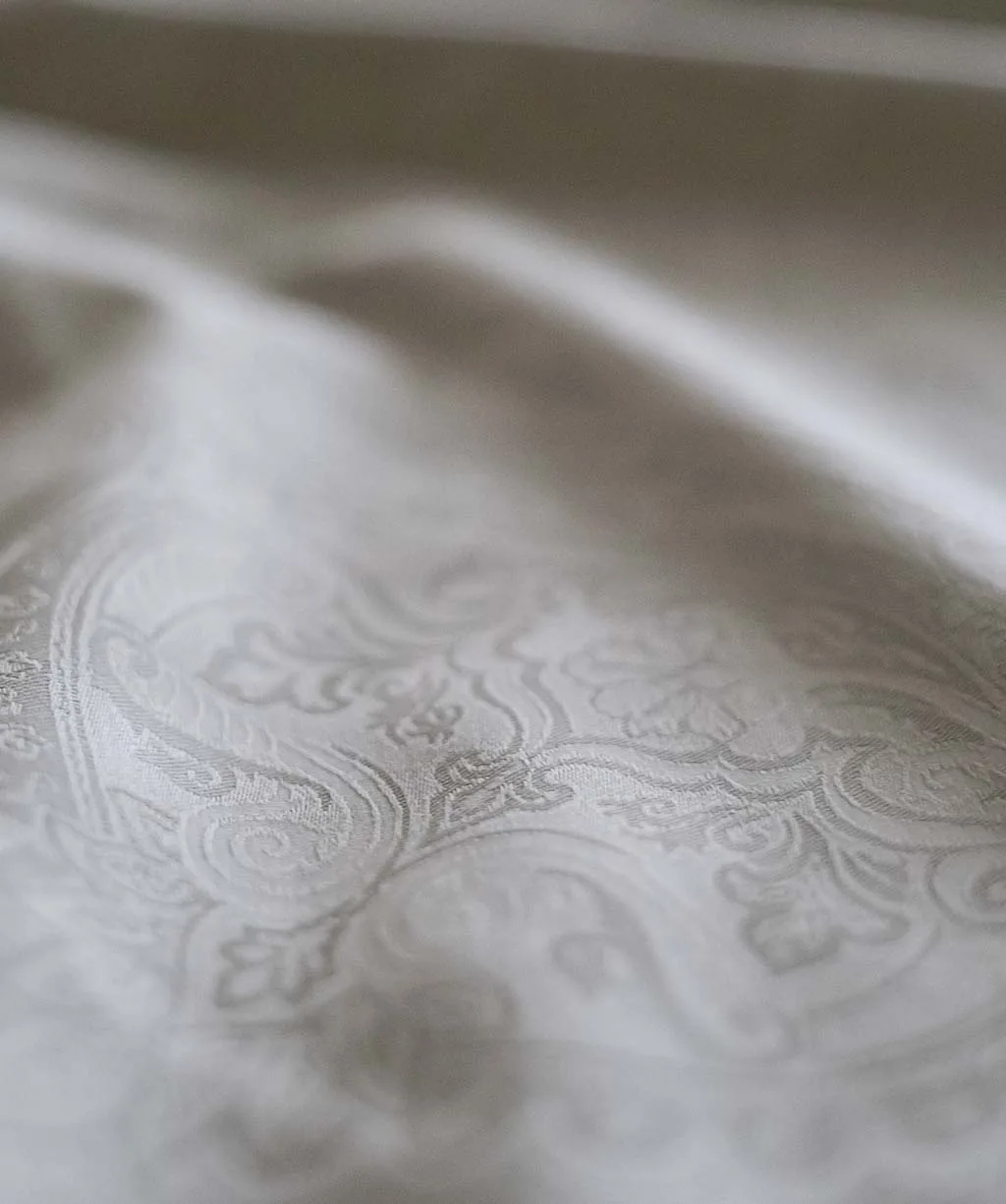 Opal Creme – Material